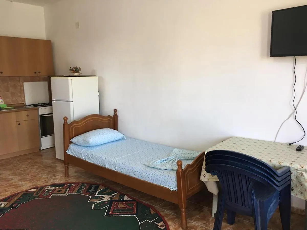 Guest house Albanian Villa Velipoje